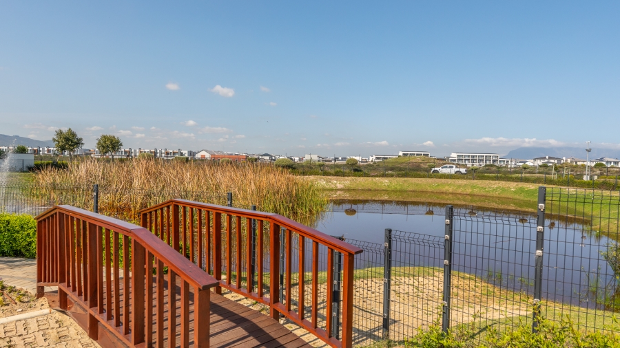 To Let 3 Bedroom Property for Rent in Sandown Western Cape